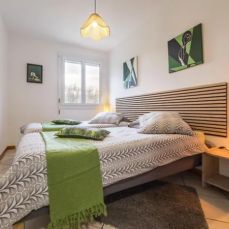 Maison Spacieuse Avec Jardin, Ping-pong, Wifi, Et Equipements Bebe - Malville, France - Fr-1-306-1153 *