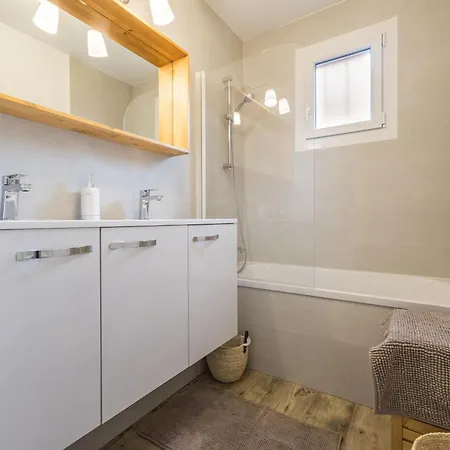 Maison Spacieuse Avec Jardin, Ping-pong, Wifi, Et Equipements Bebe - Malville, France - Fr-1-306-1153 Malville