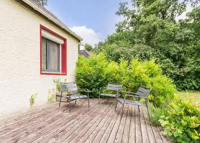 Casa de Férias Maison Spacieuse Avec Jardin, Ping-pong, Wifi, Et Equipements Bebe - Malville, France - Fr-1-306-1153 Malville
