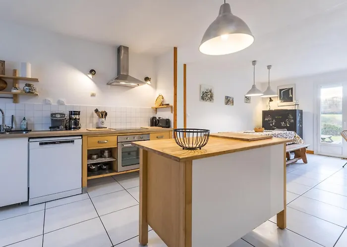 Maison Spacieuse Avec Jardin, Ping-pong, Wifi, Et Equipements Bebe - Malville, France - Fr-1-306-1153