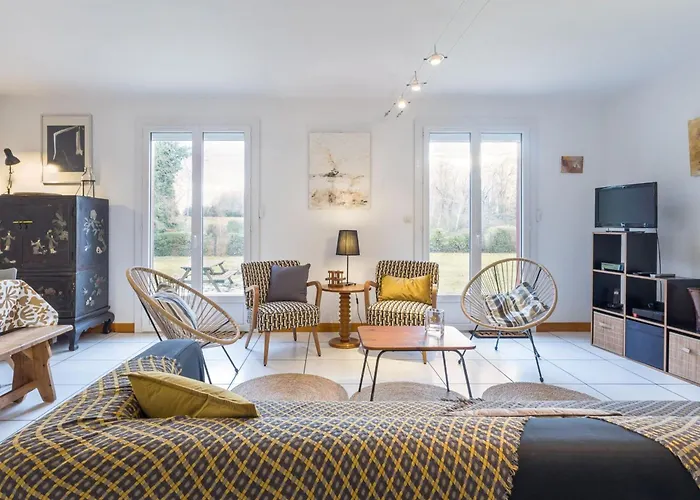 Maison Spacieuse Avec Jardin, Ping-pong, Wifi, Et Equipements Bebe - Malville, France - Fr-1-306-1153 *