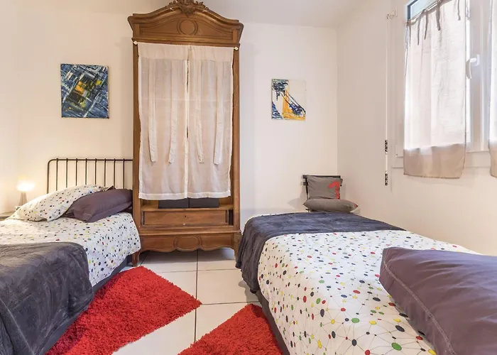 Casa de Férias Maison Spacieuse Avec Jardin, Ping-pong, Wifi, Et Equipements Bebe - Malville, France - Fr-1-306-1153