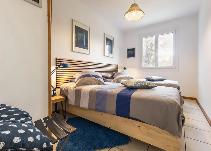 Casa de Férias Maison Spacieuse Avec Jardin, Ping-pong, Wifi, Et Equipements Bebe - Malville, France - Fr-1-306-1153 Malville